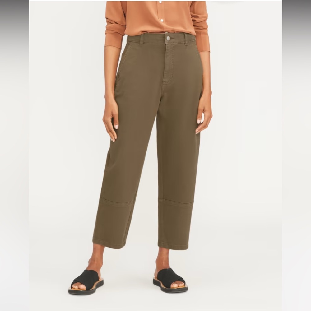 Everlane utility barrel pant in Dark Moss
